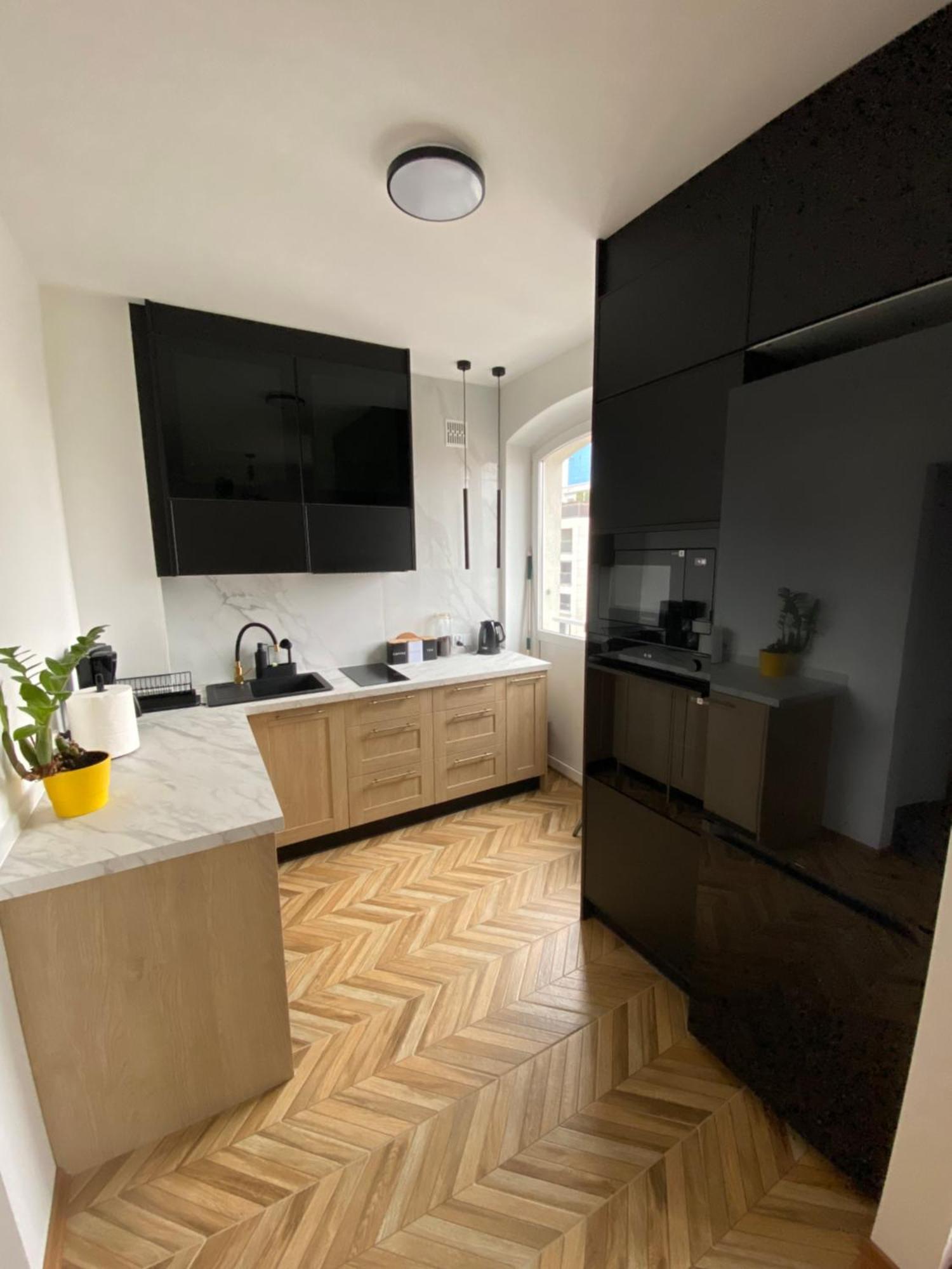 Ohmyhome - Plac Pieciu Rogow - Centrum Warszawa