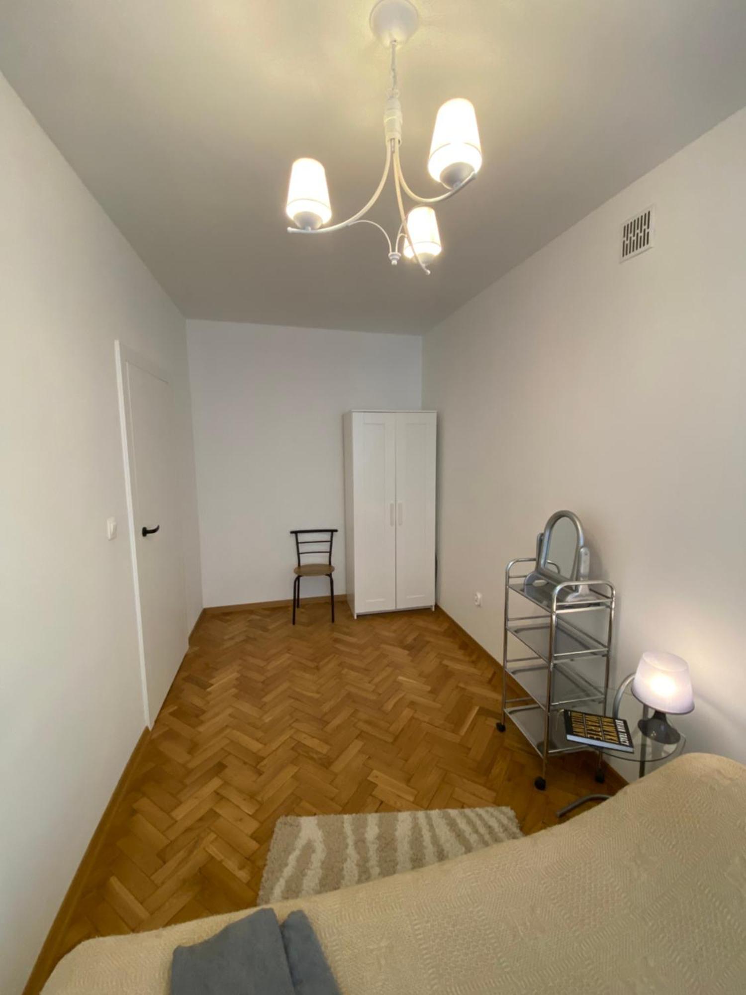 Ohmyhome - Plac Pieciu Rogow - Centrum Warszawa